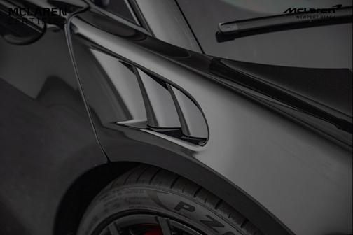 2024 McLaren Artura Base