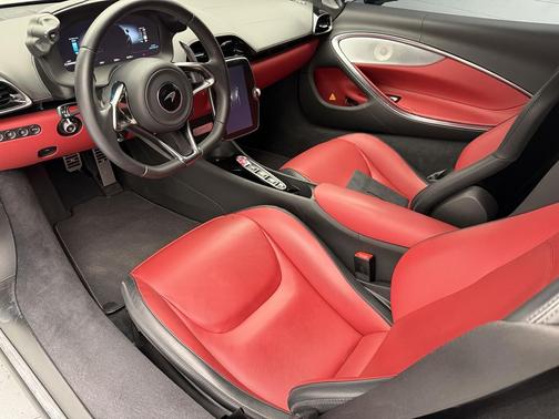 2024 McLaren Artura Base