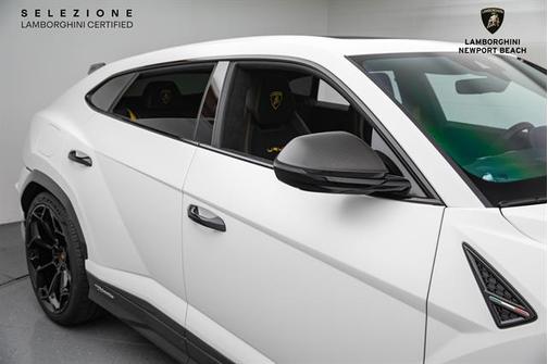2024 Lamborghini Urus Performante