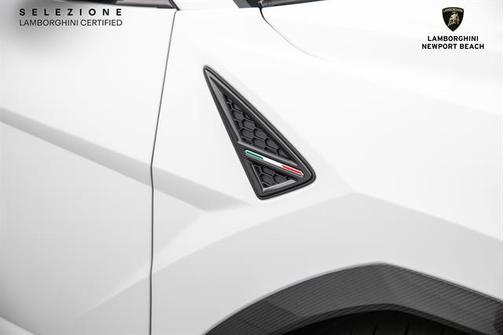 2024 Lamborghini Urus Performante