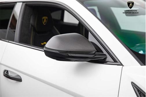 2024 Lamborghini Urus Performante