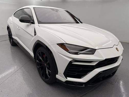 2022 Lamborghini Urus Base