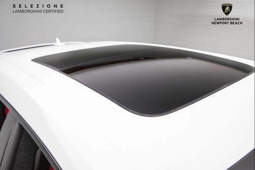 2022 Lamborghini Urus Base