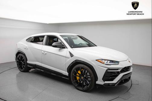 2022 Lamborghini Urus Base