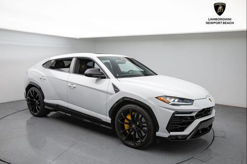 2022 Lamborghini Urus Base