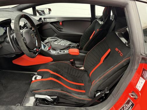 2024 Lamborghini Huracan STO Coupe