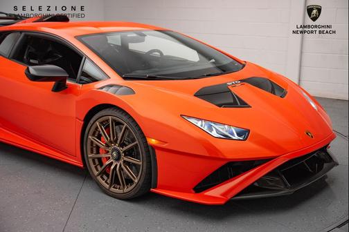 2024 Lamborghini Huracan STO Coupe