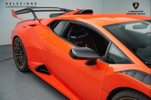 2024 Lamborghini Huracan STO Coupe