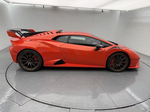 2024 Lamborghini Huracan STO Coupe