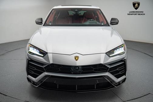 2022 Lamborghini Urus Base