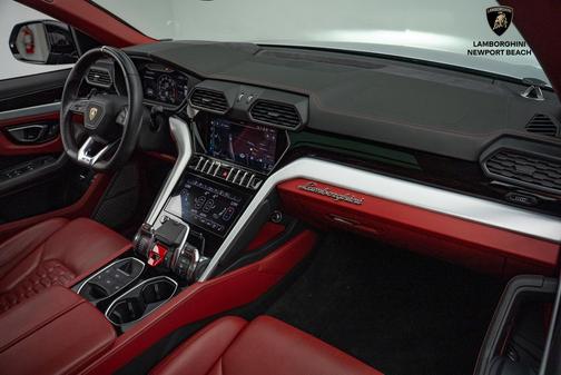 2022 Lamborghini Urus Base