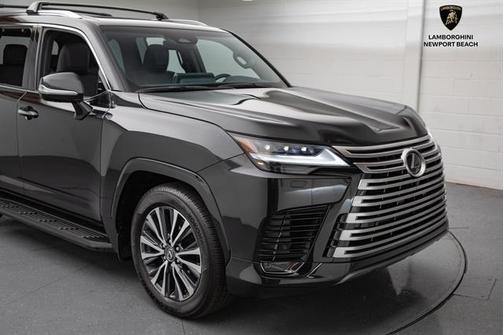 2025 Lexus LX 600 Premium