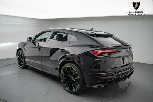 2021 Lamborghini Urus Base