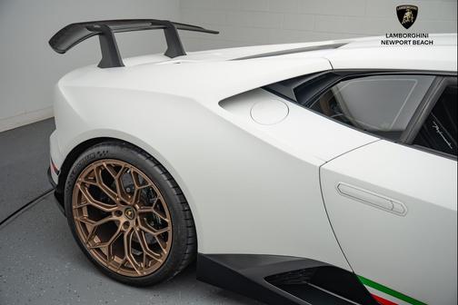 2018 Lamborghini Huracan LP 640-4 Performante