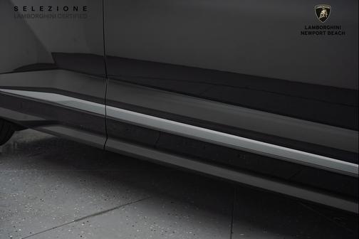 2019 Lamborghini Urus Base