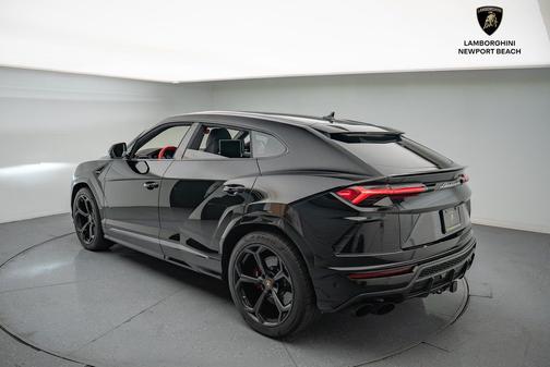 2019 Lamborghini Urus Base