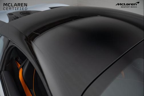 2023 McLaren Artura Base