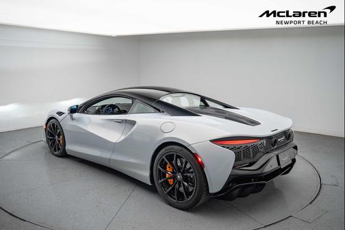 2023 McLaren Artura Base