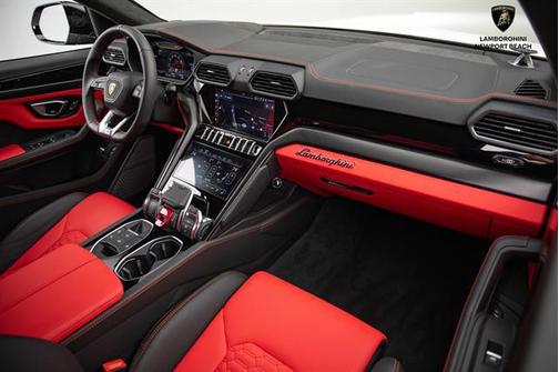 2022 Lamborghini Urus Base