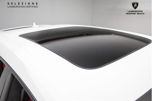 2022 Lamborghini Urus Base