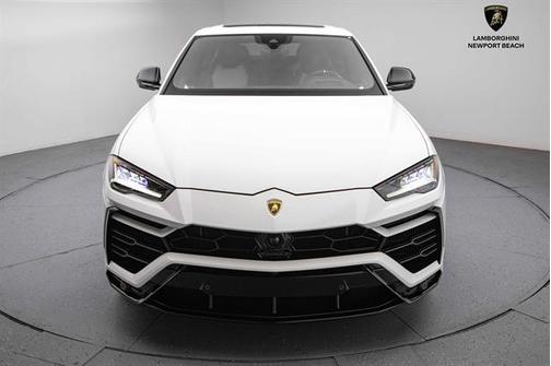 2022 Lamborghini Urus Base