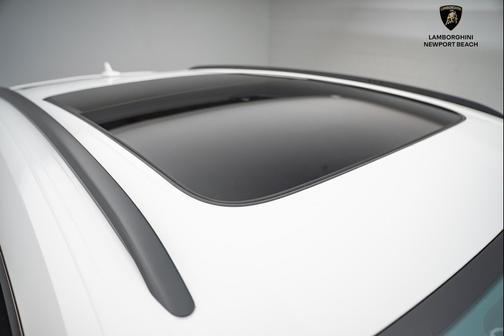 2019 Lamborghini Urus Base