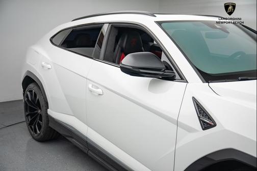 2019 Lamborghini Urus Base