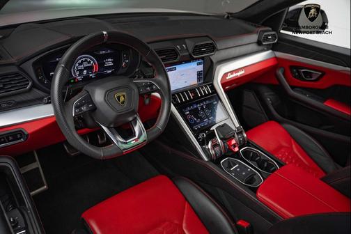 2019 Lamborghini Urus Base
