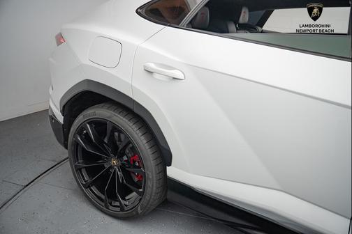 2019 Lamborghini Urus Base