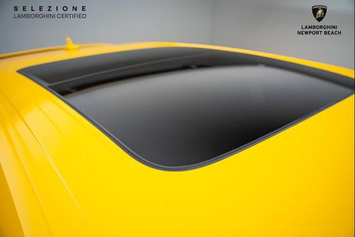 2022 Lamborghini Urus Base