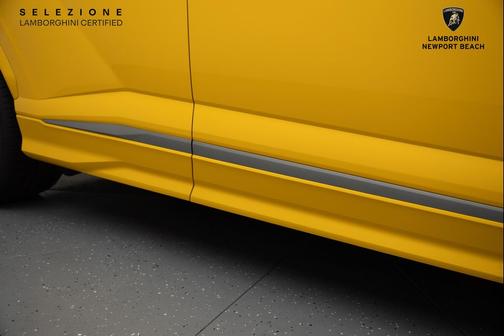 2022 Lamborghini Urus Base