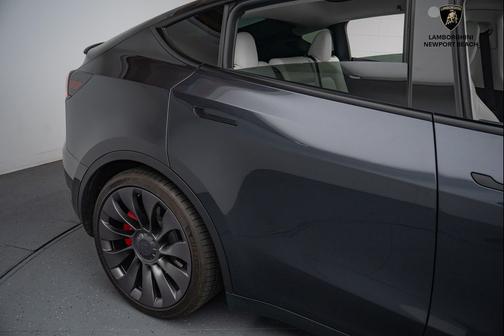 2024 Tesla Model Y Performance Dual Motor All-Wheel Drive