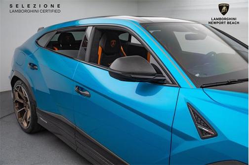 2023 Lamborghini Urus Performante