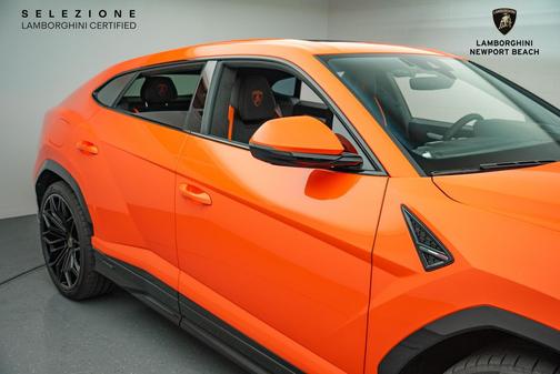 2025 Lamborghini Urus SE