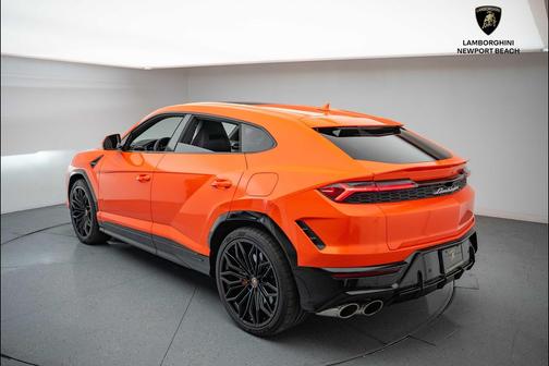 2025 Lamborghini Urus SE