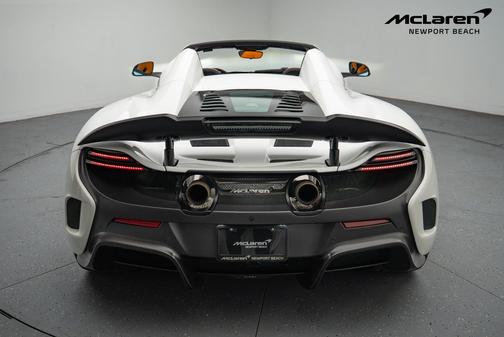 2016 McLaren 675LT Base