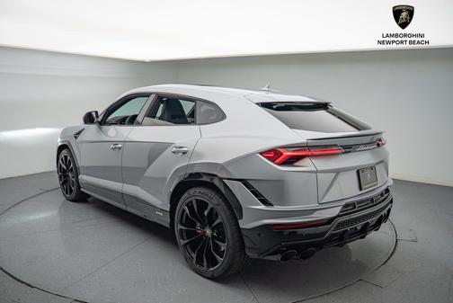 2024 Lamborghini Urus S