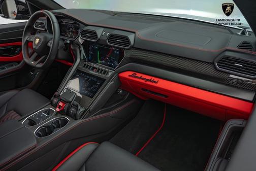 2024 Lamborghini Urus S