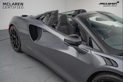 2025 McLaren Artura Base