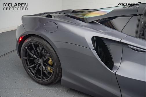 2025 McLaren Artura Base