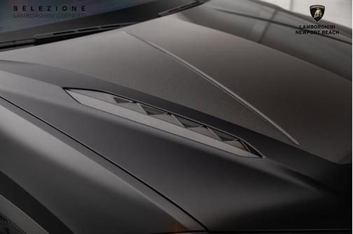 2024 Lamborghini Urus Performante