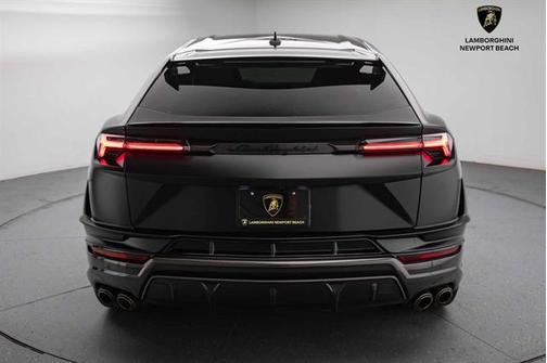 2024 Lamborghini Urus Performante