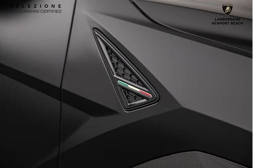 2024 Lamborghini Urus Performante