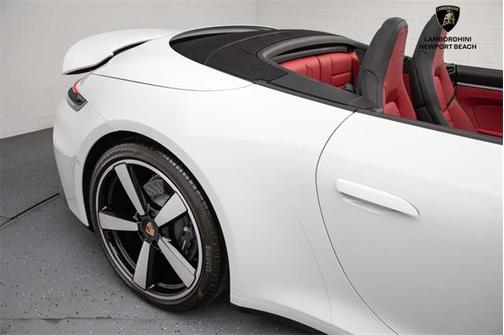 2025 Porsche 911 Carrera