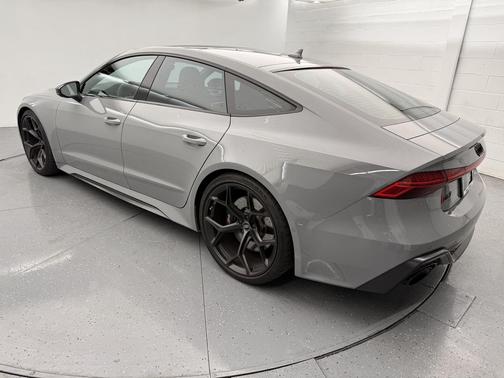 2025 Audi RS 7 4.0T Performance