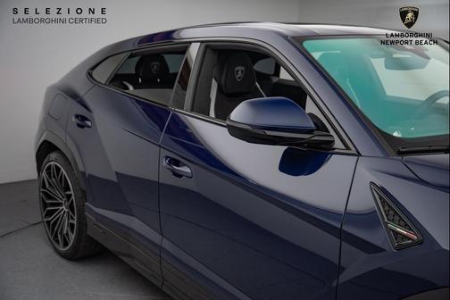 2025 Lamborghini Urus SE