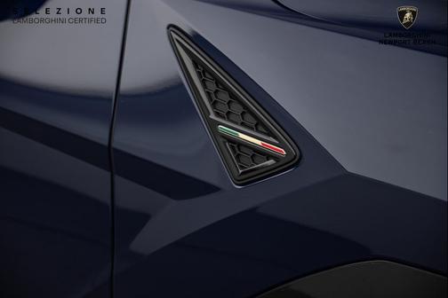 2025 Lamborghini Urus SE