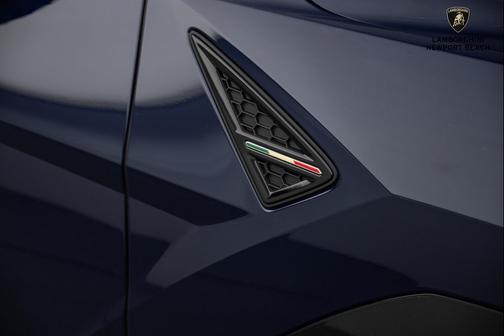 2025 Lamborghini Urus SE