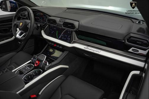 2025 Lamborghini Urus SE