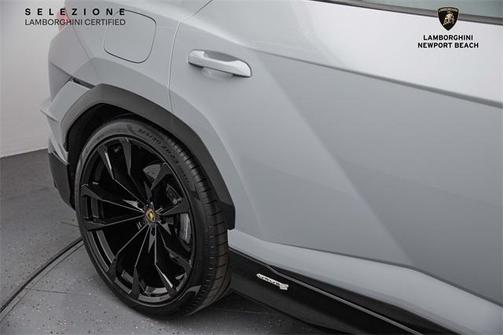 2024 Lamborghini Urus S